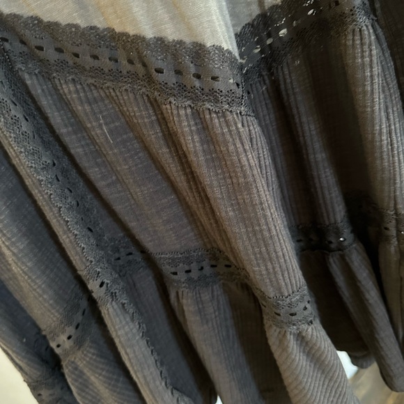 POL Black and Gray Top with Bell Sleeves - Picture 4 of 10